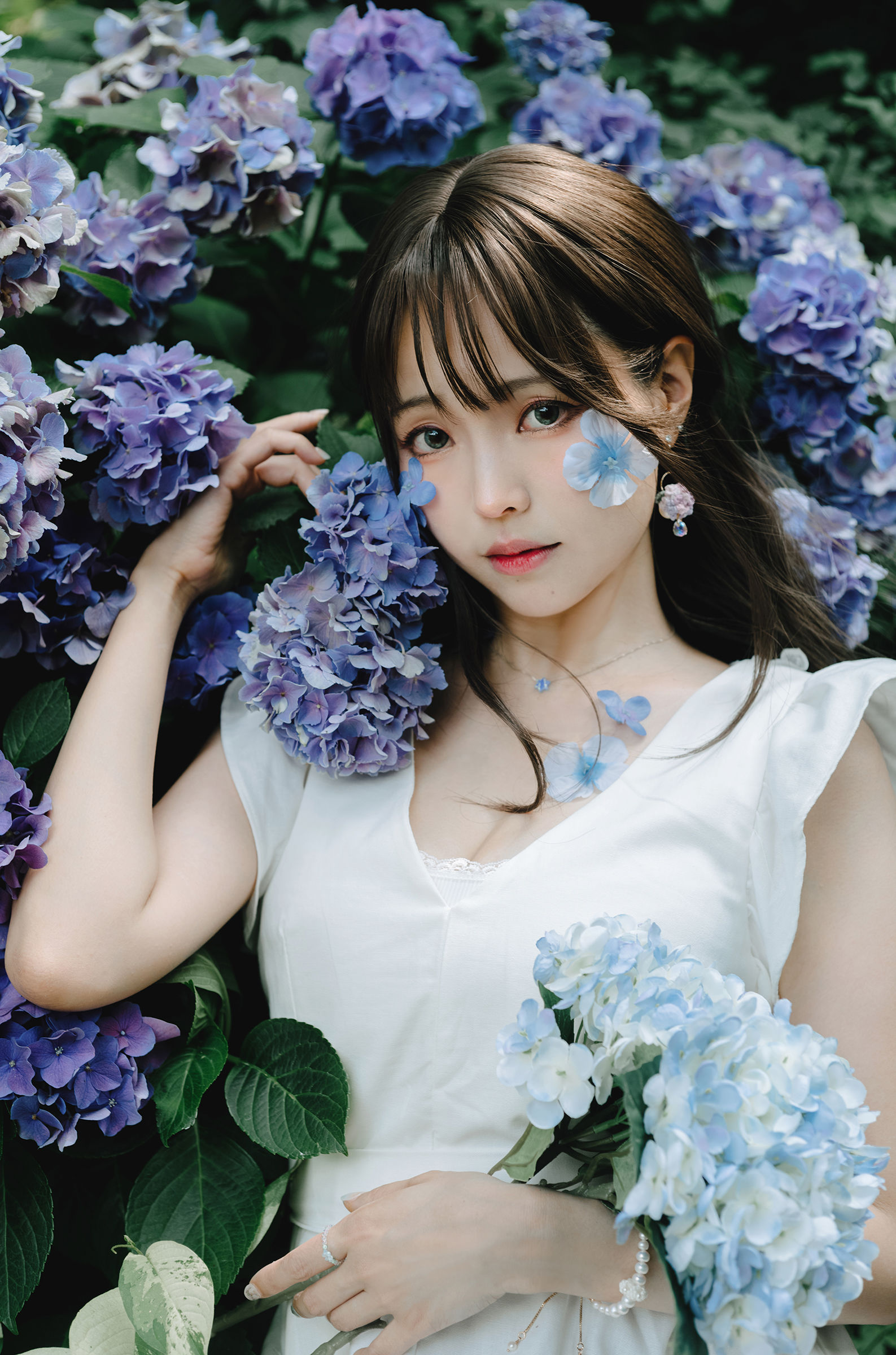 Ely_eee(ElyEE子) - Rainy Season 雨季繡球花