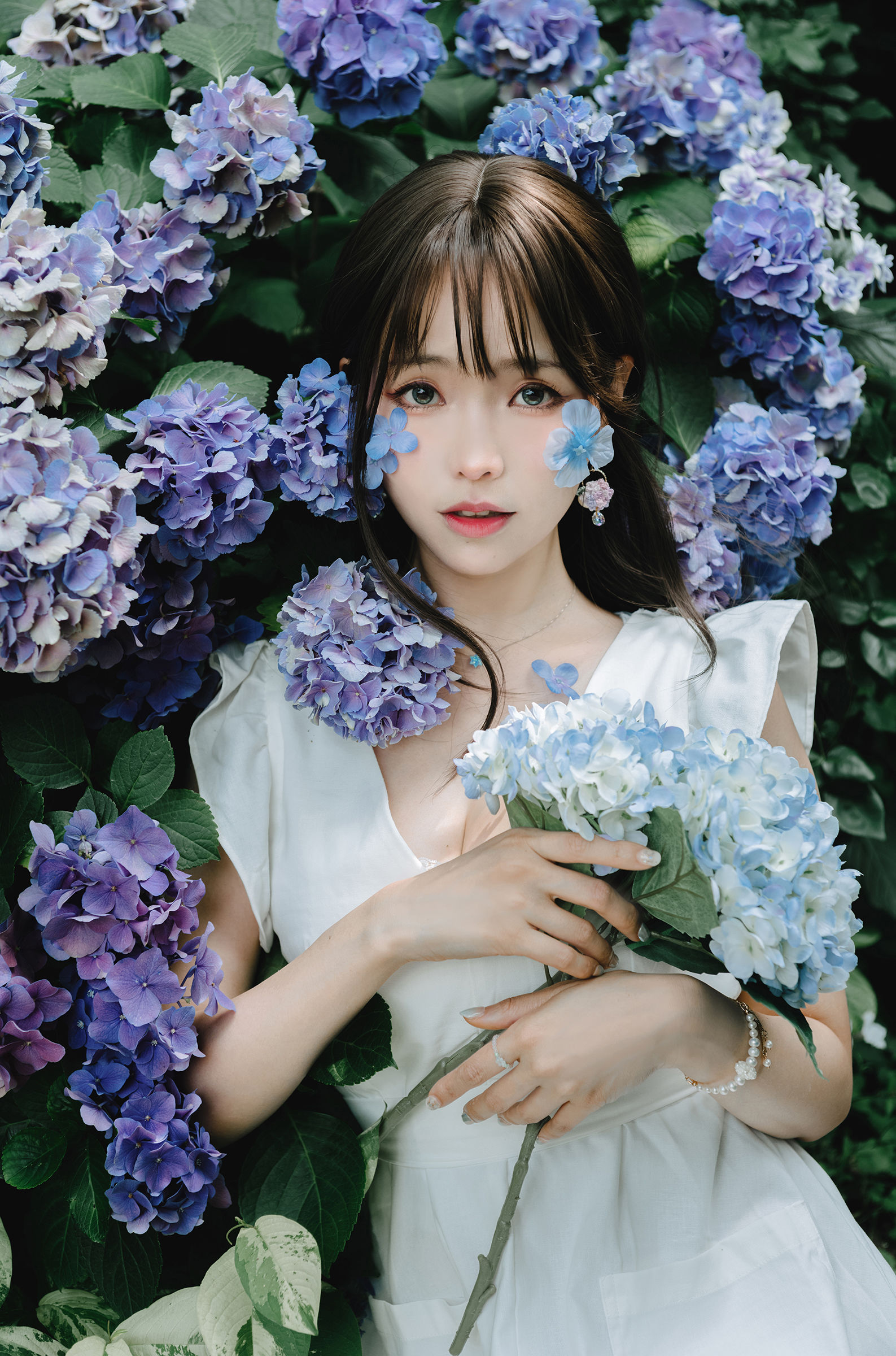 Ely_eee(ElyEE子) - Rainy Season 雨季繡球花