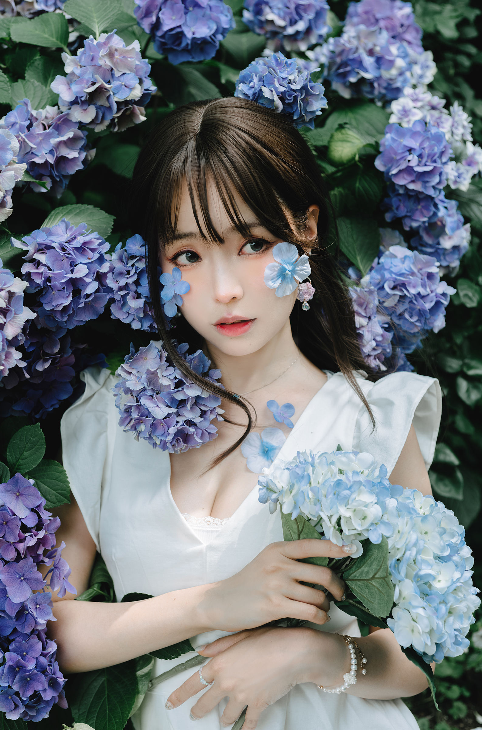 Ely_eee(ElyEE子) - Rainy Season 雨季繡球花
