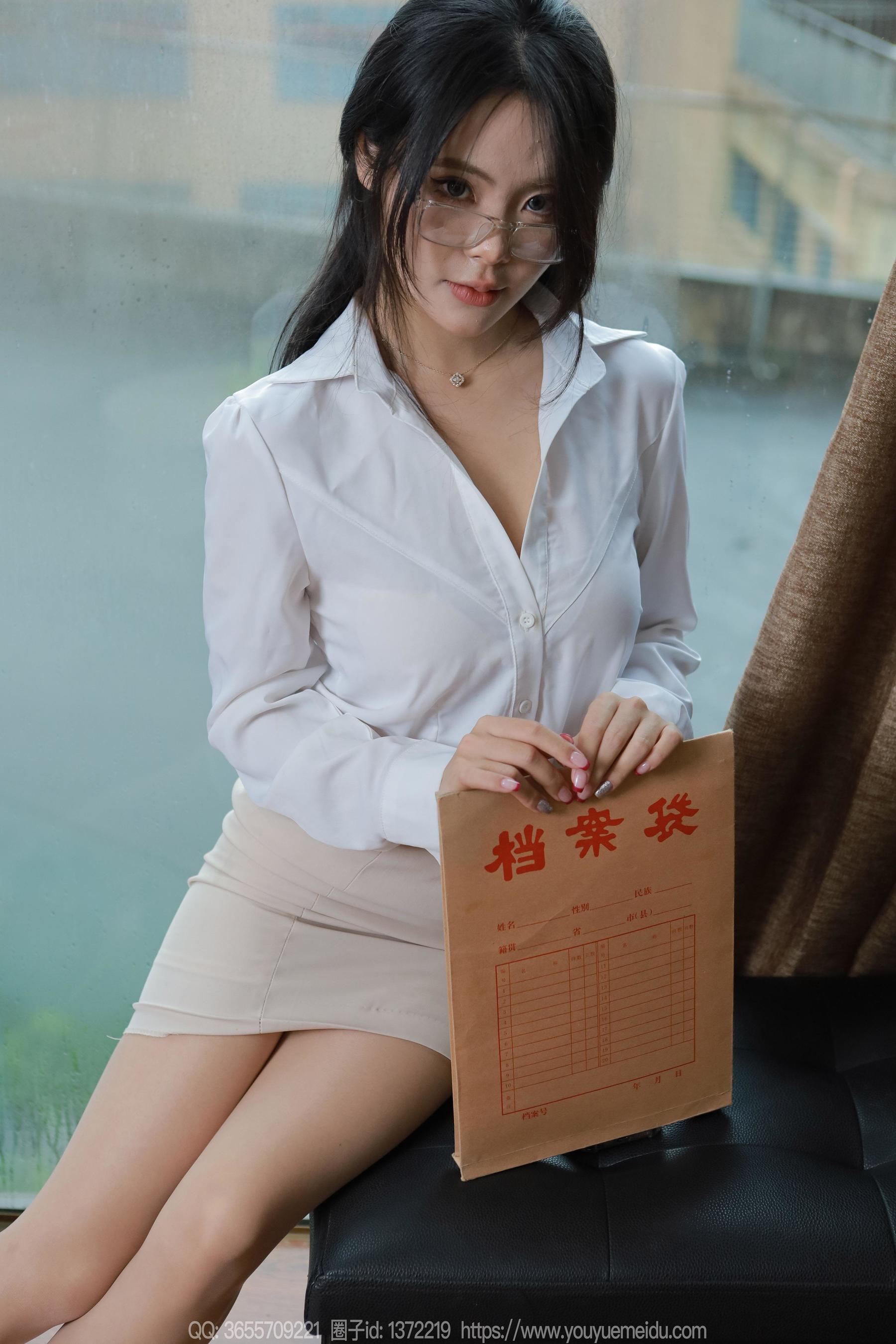 IESS异思趣向 - 模特： 兔兔 《白衣职业（上）》