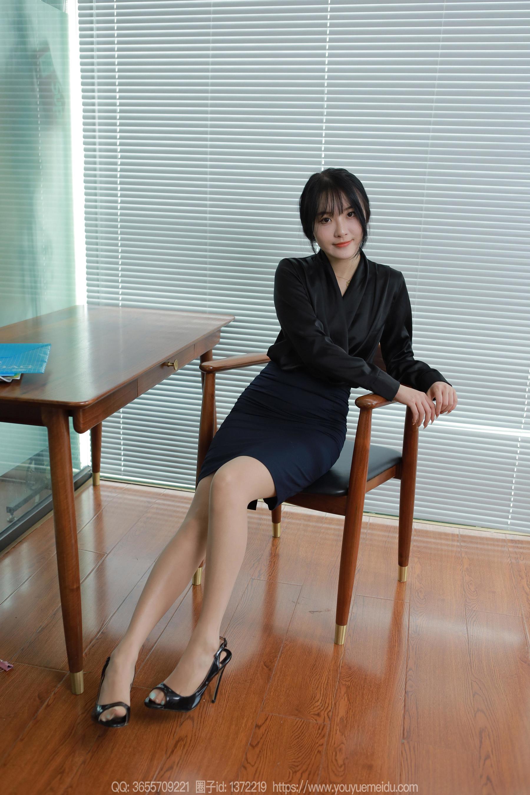 IESS异思趣向 - 模特： 婉萍 《黑色衬衣》