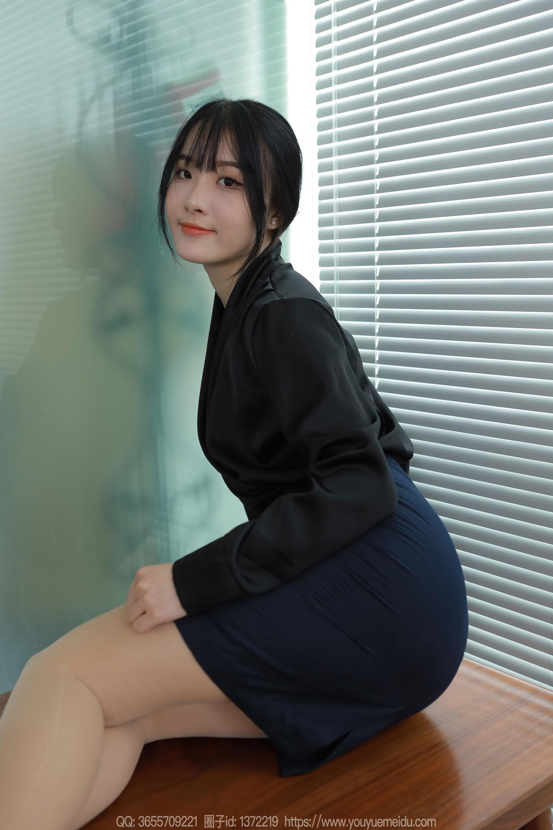 IESS异思趣向 - 模特： 婉萍 《黑色衬衣》