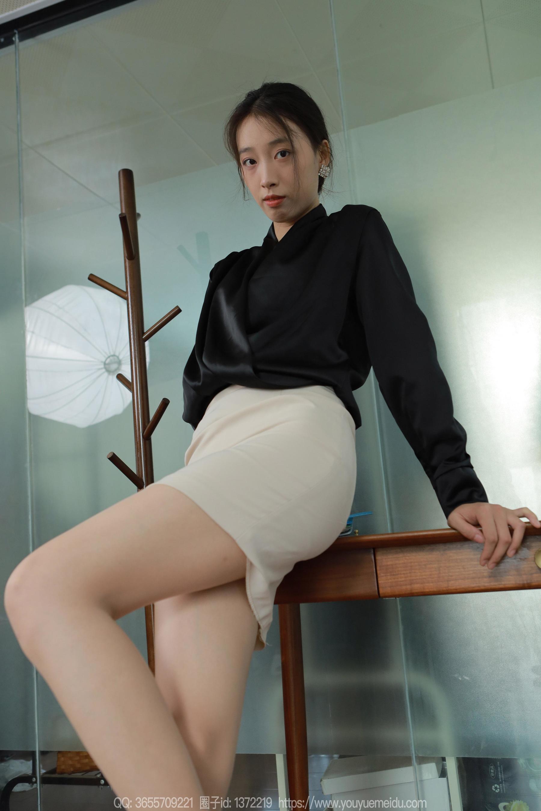 IESS异思趣向 - 模特： 小九 《黑色荡领（上）》