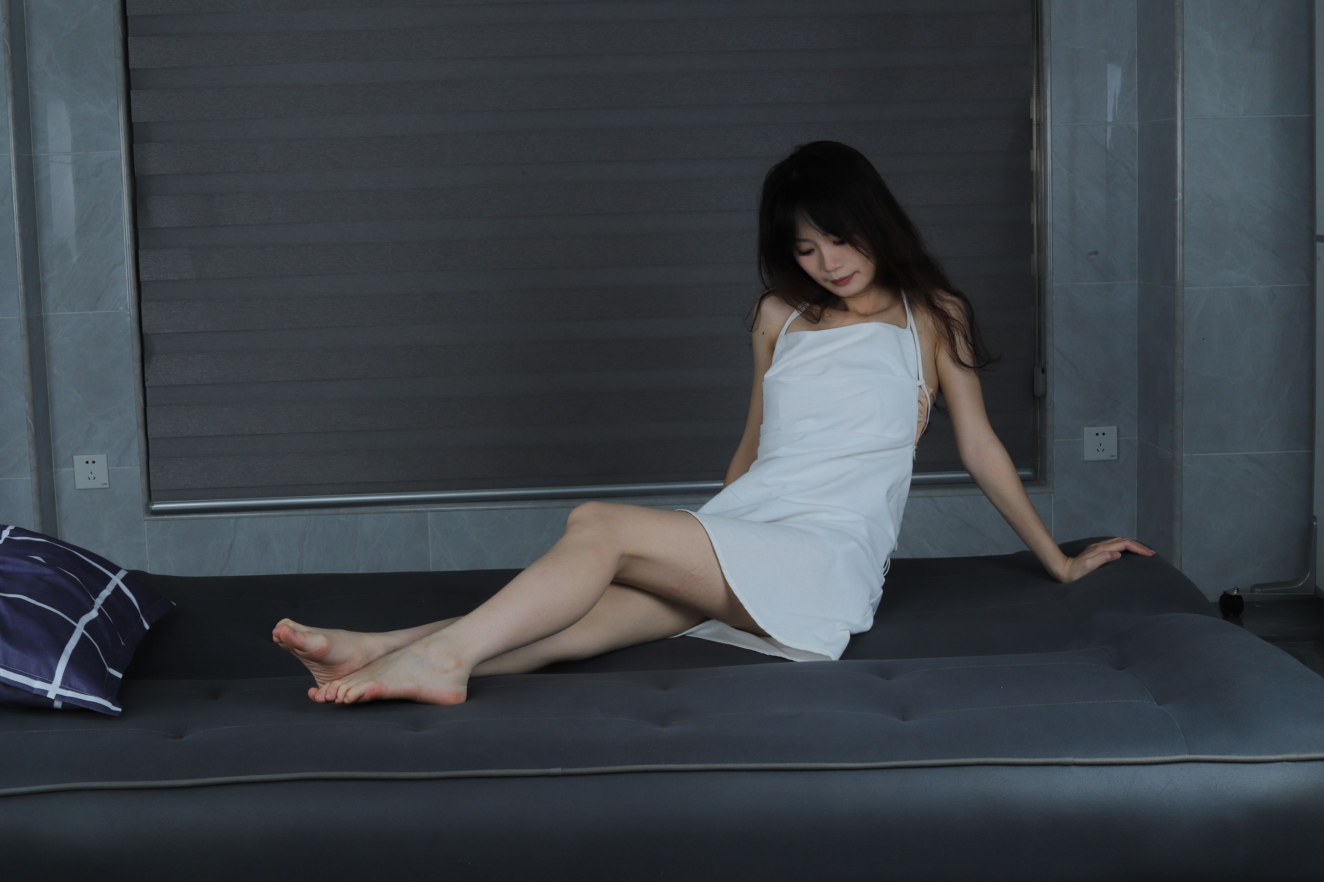 Pary摄影 No.145 超美模特 小玉 穿上大露背秀美脚