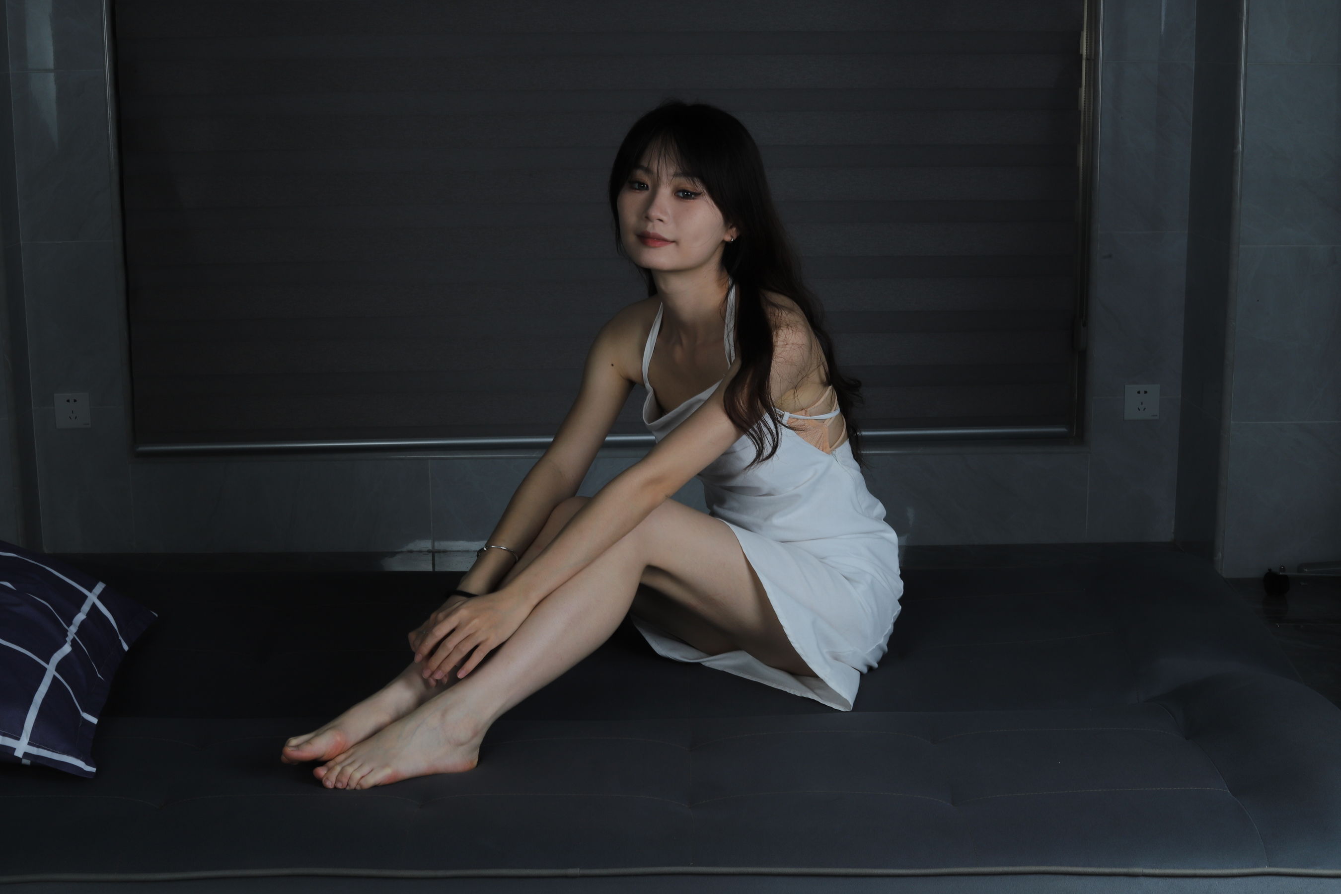 Pary摄影 No.145 超美模特 小玉 穿上大露背秀美脚