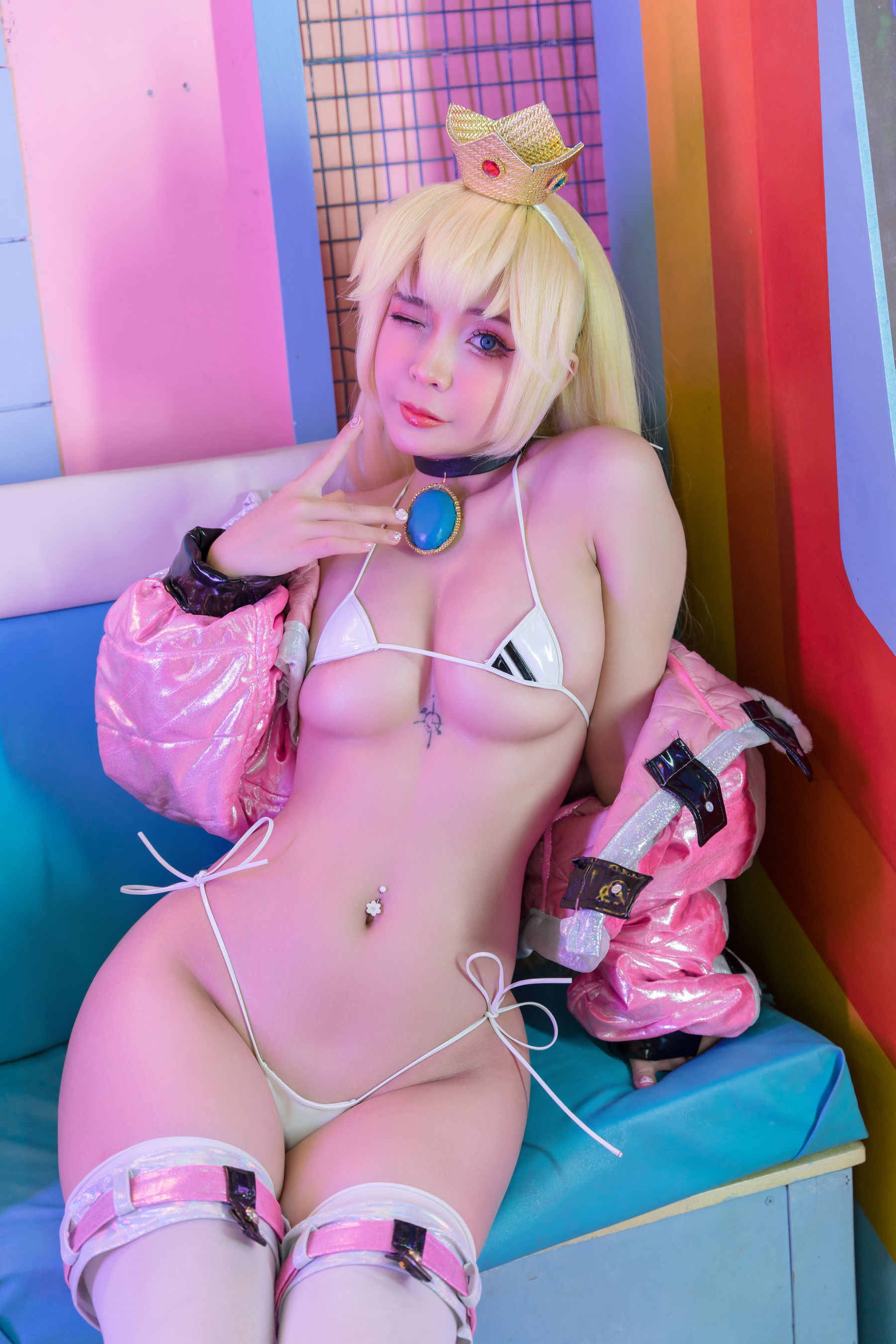 Umeko J - Princess Peach (Super Mario)
