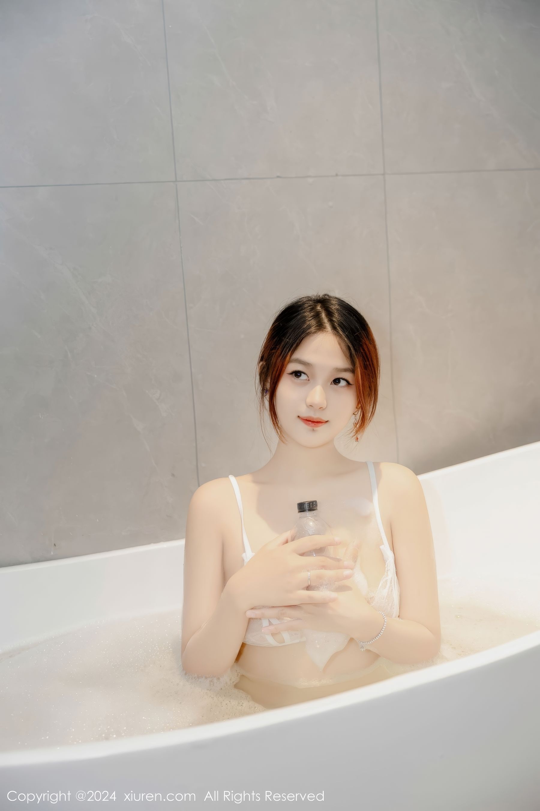 [秀人XiuRen] 2024.08.20 No.9037 吴婷婉