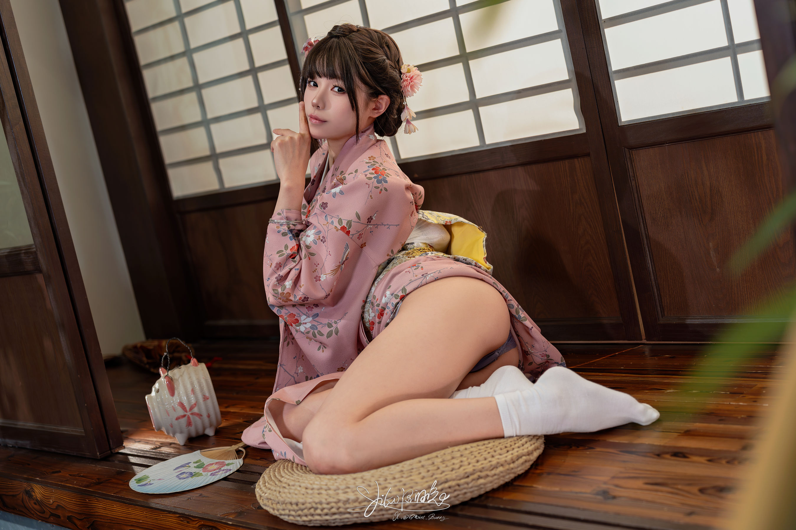 咬一口兔娘 - 温泉の女将