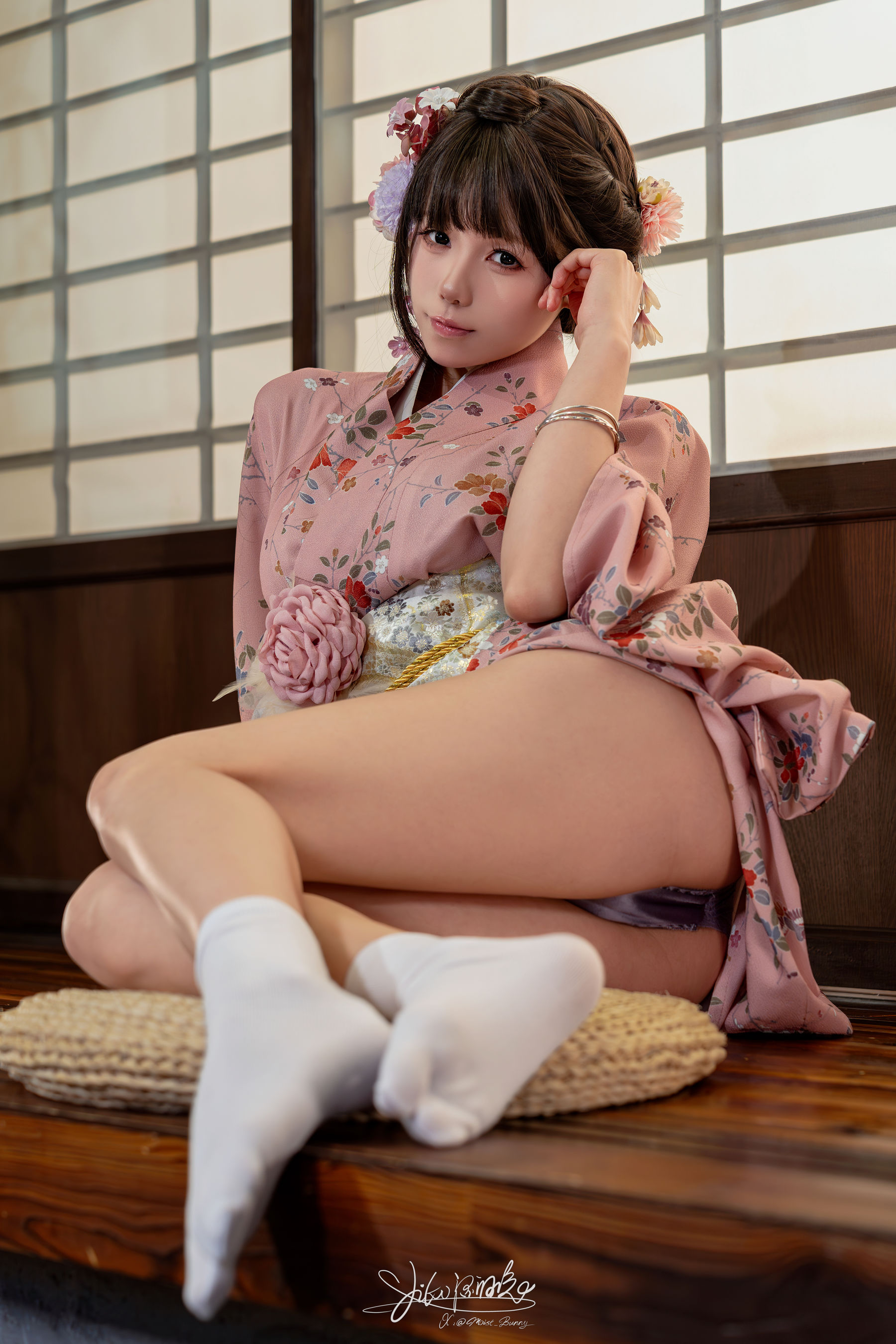咬一口兔娘 - 温泉の女将
