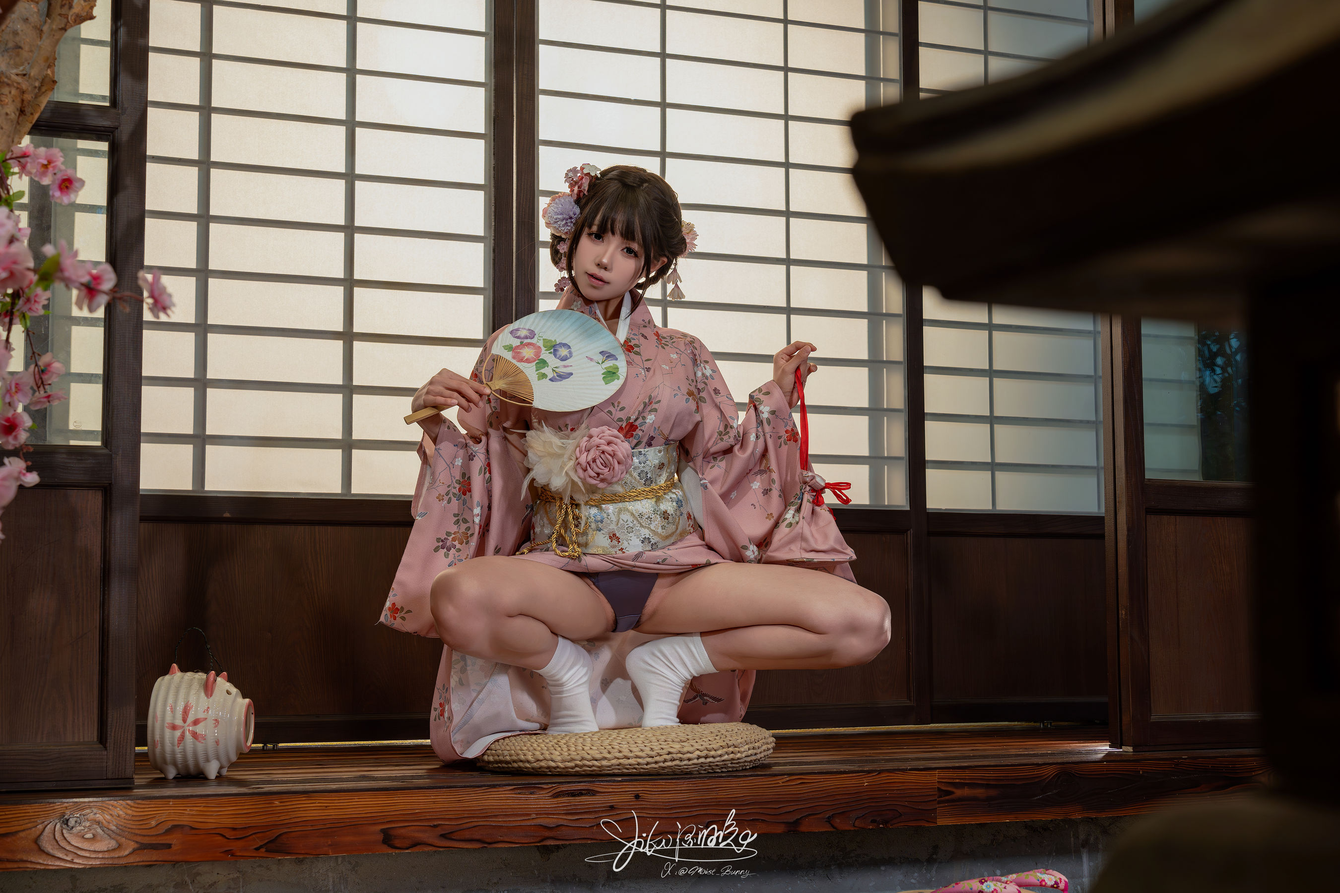 咬一口兔娘 - 温泉の女将