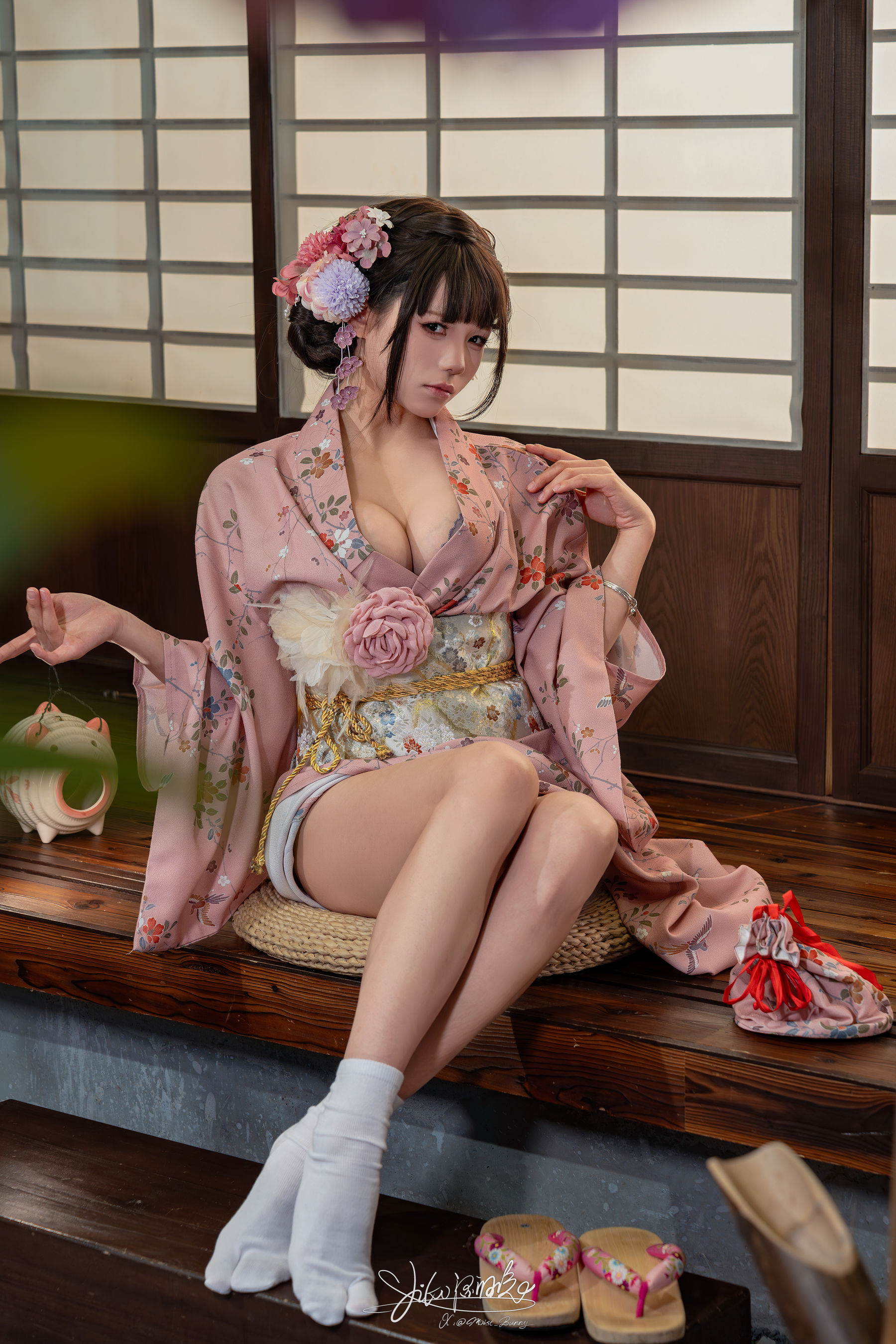 咬一口兔娘 - 温泉の女将