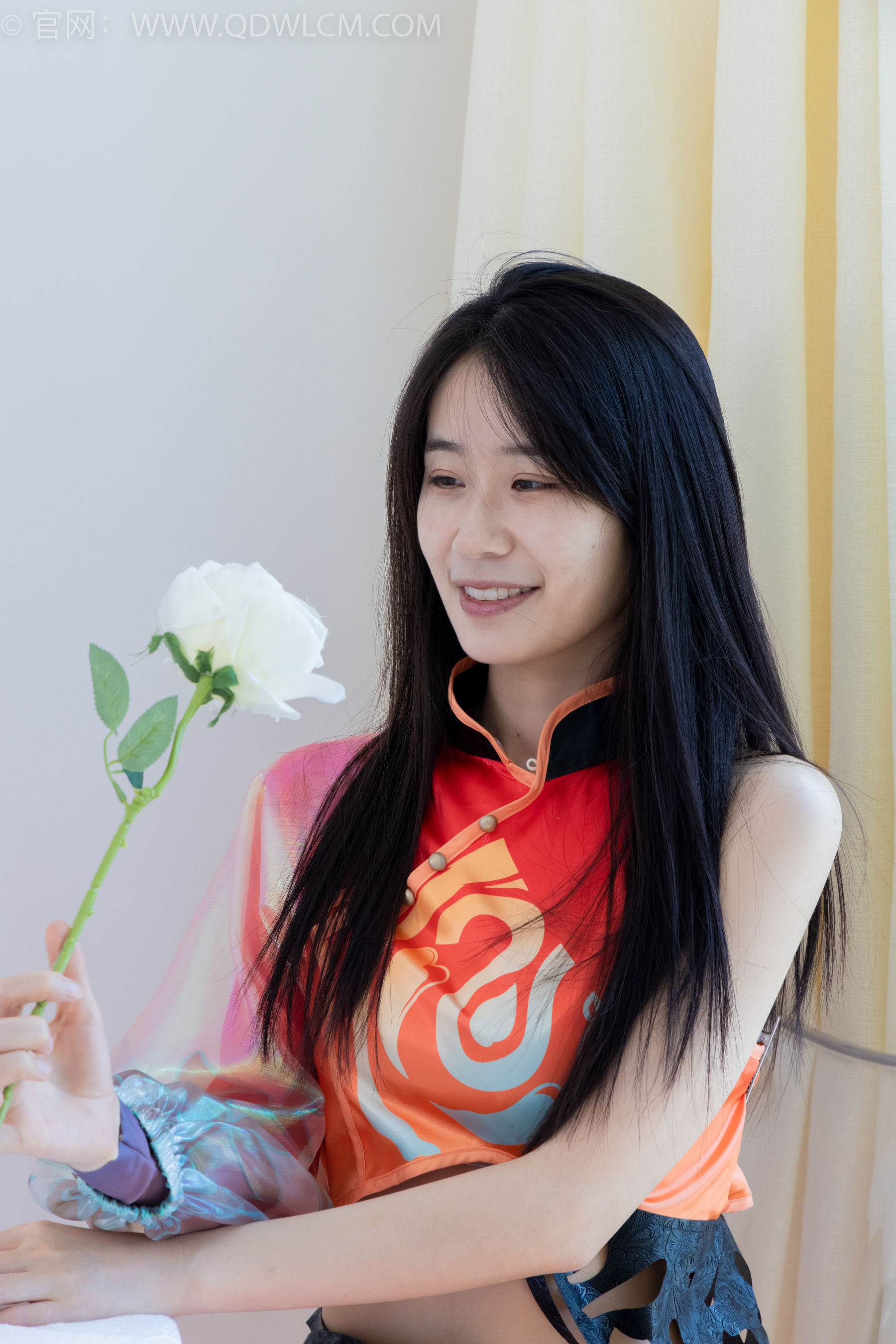 物恋传媒 No.2050 菜菜 -枫叶黄