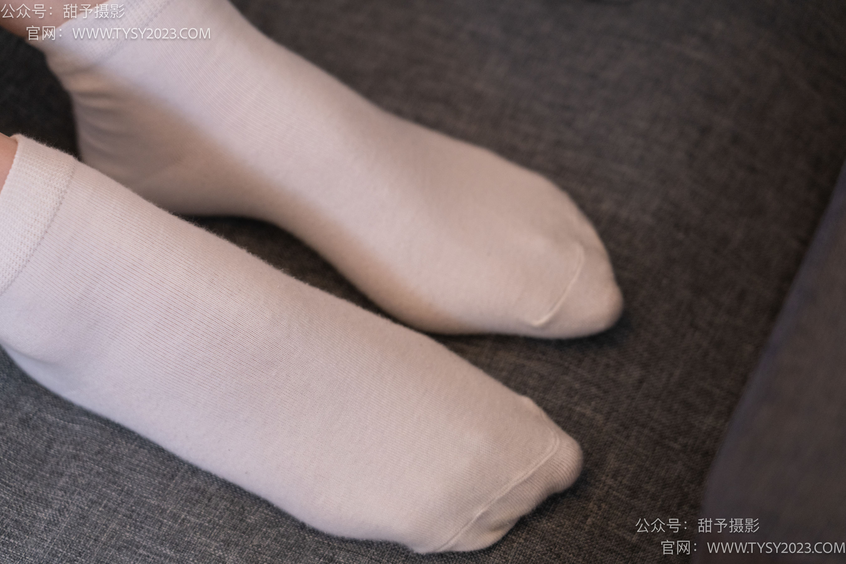 甜予摄影 No.036 璇璇 -马丁靴、白棉袜、裸足