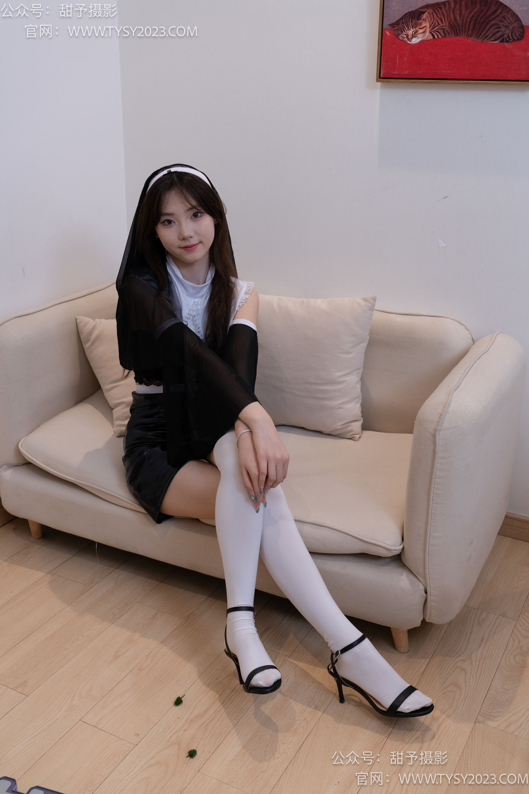 甜予摄影 No.044 璇璇 -修女服、高跟凉鞋、过膝白丝、小人国剧情