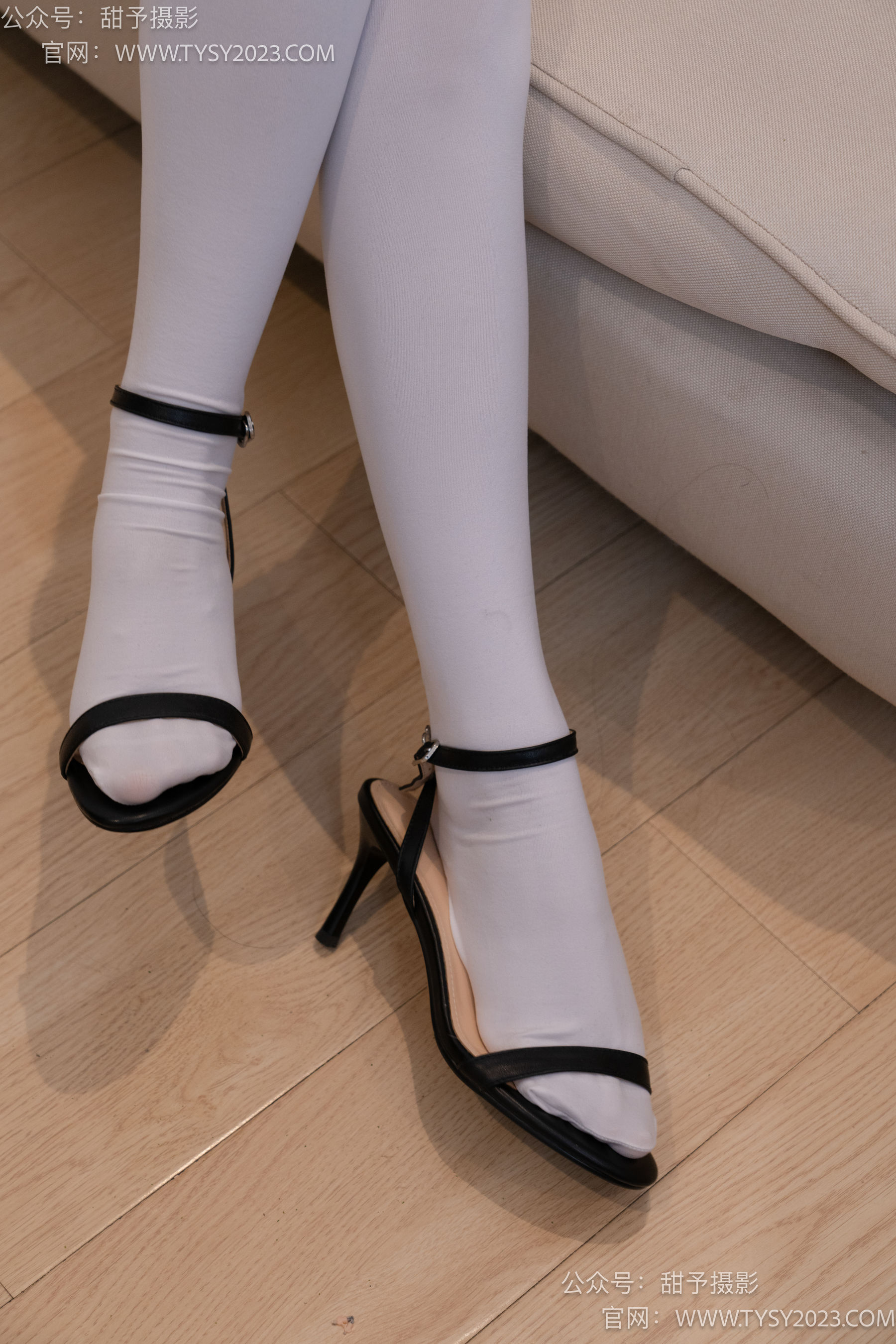甜予摄影 No.044 璇璇 -修女服、高跟凉鞋、过膝白丝、小人国剧情