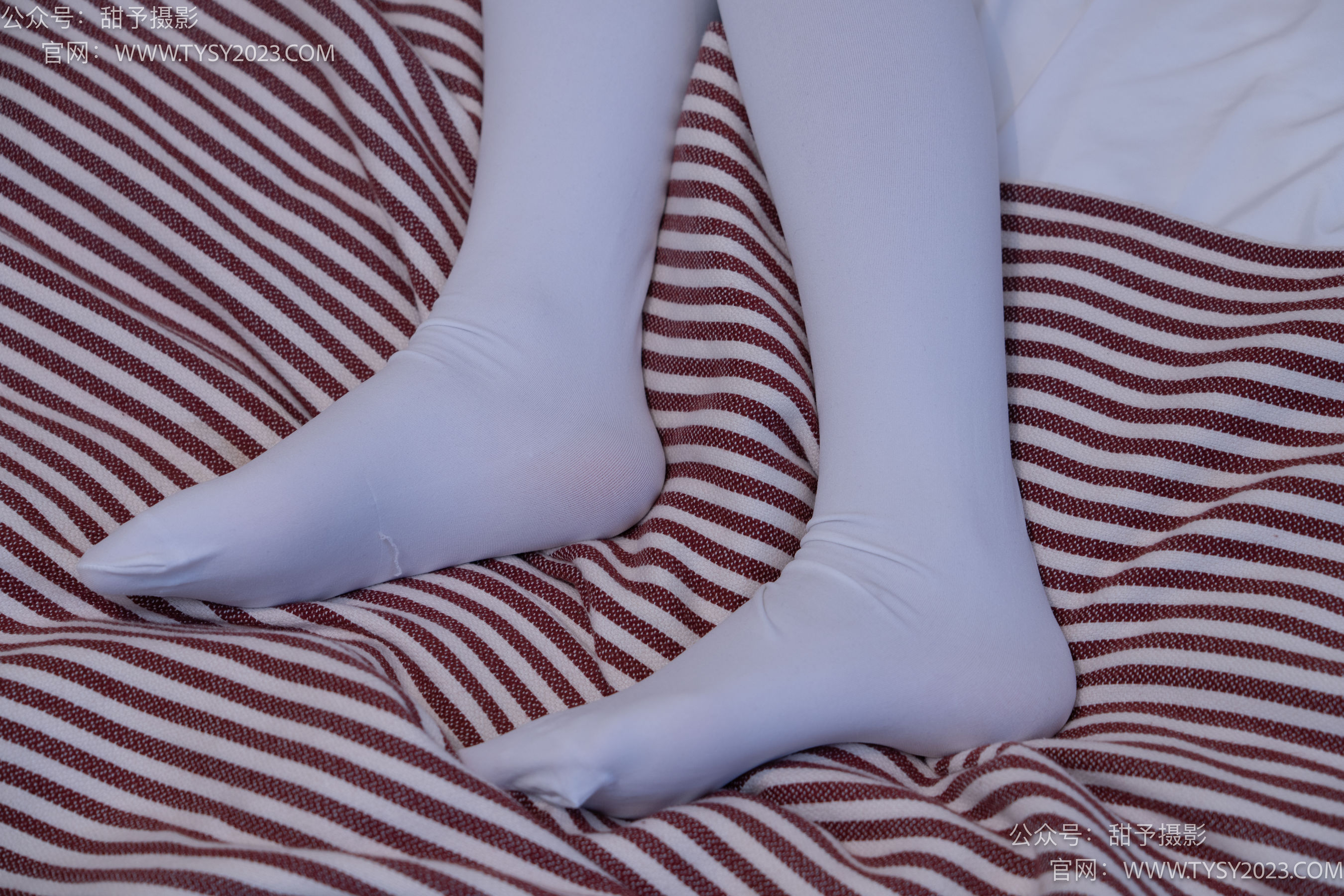 甜予摄影 No.044 璇璇 -修女服、高跟凉鞋、过膝白丝、小人国剧情