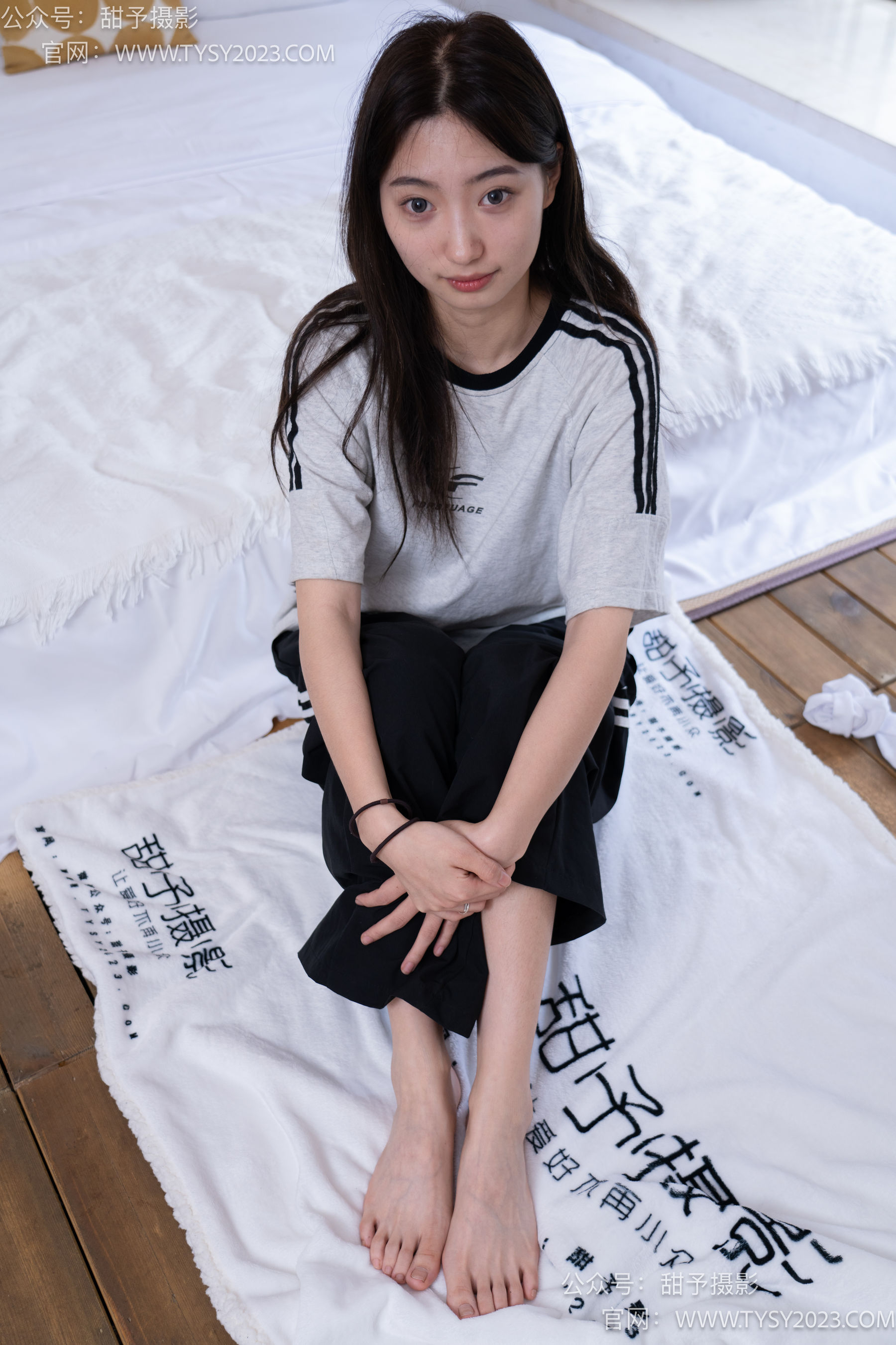 甜予摄影 No.045 雪梨 -帆布鞋、白棉袜、裸足