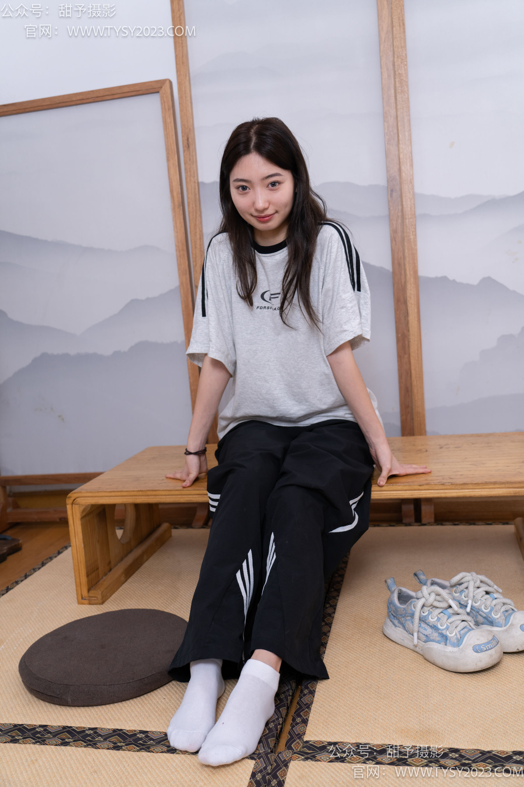 甜予摄影 No.045 雪梨 -帆布鞋、白棉袜、裸足