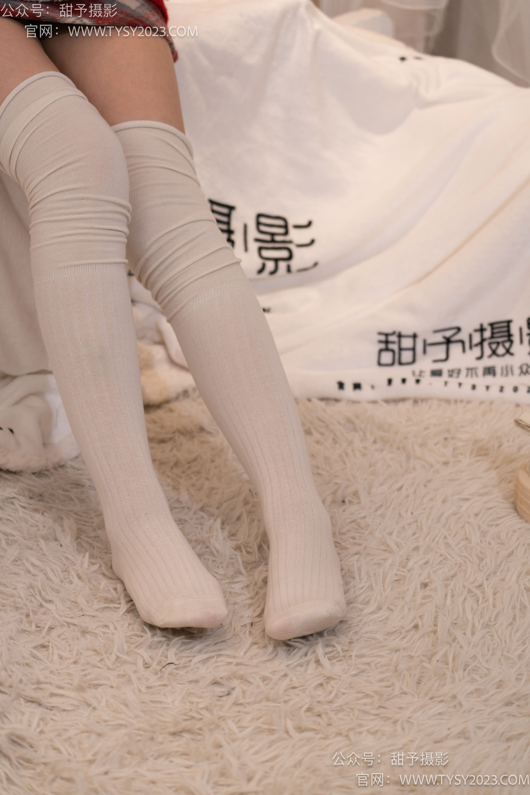 甜予摄影 No.058 小熊 -板鞋、过膝白棉袜、过膝薄白丝