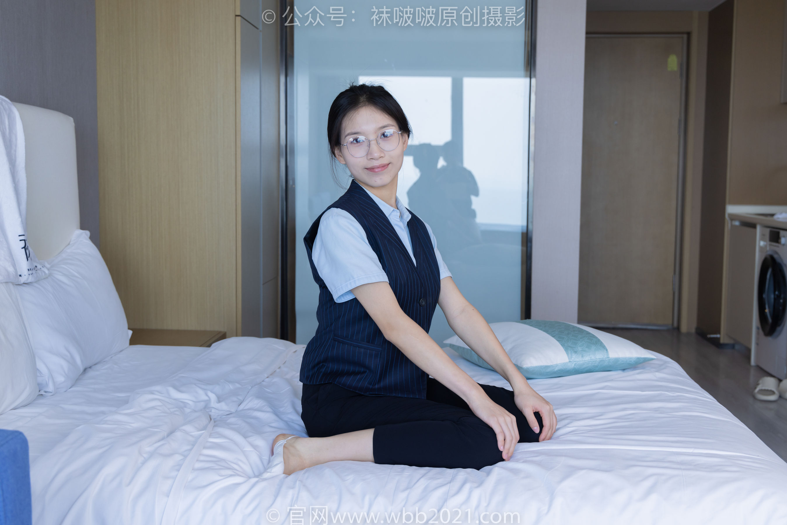 BoBoSocks袜啵啵 No.413 芝士 -高跟鞋、白色吊带船袜、银行制服