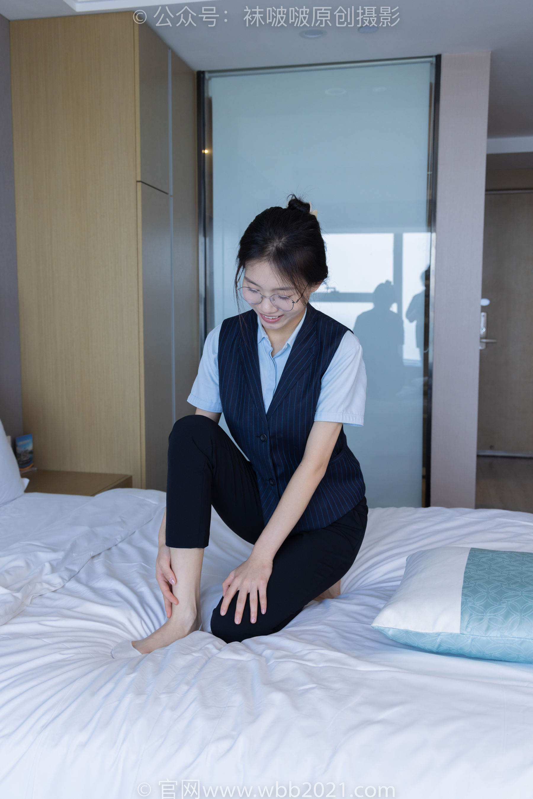 BoBoSocks袜啵啵 No.413 芝士 -高跟鞋、白色吊带船袜、银行制服