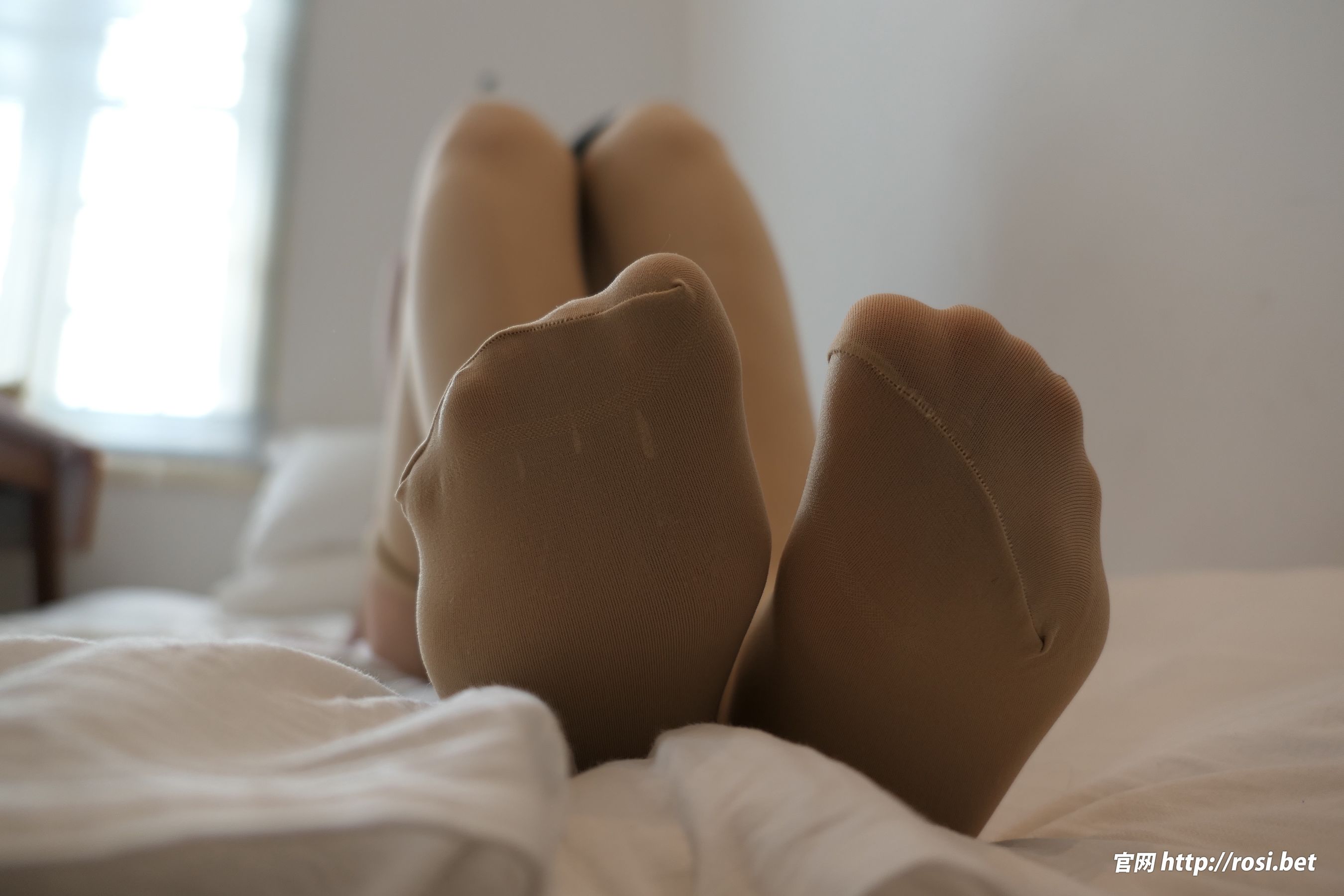 [ROSI写真] 2024.10.13 NO.4696